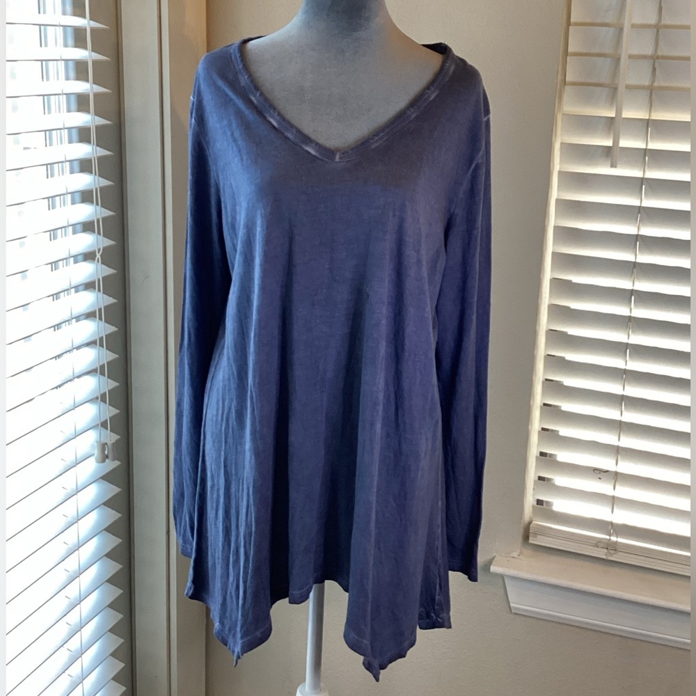 NWT Lane Bryant Blue V- neck Long Sleeve T-Shirt Size 14/16